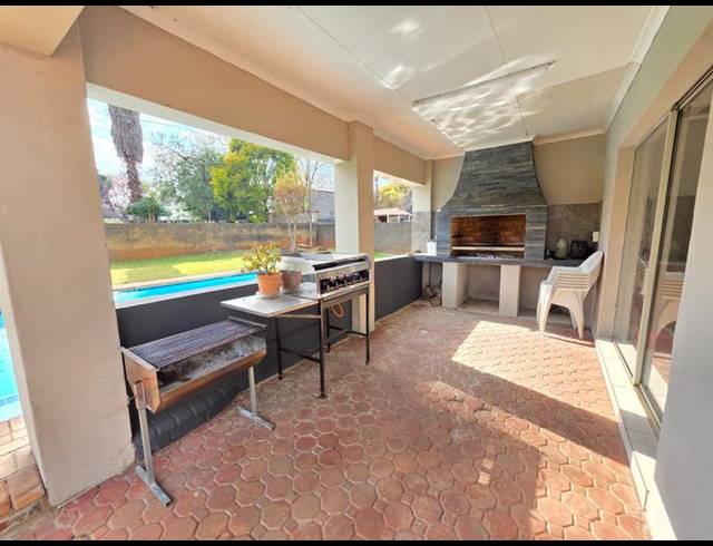 3 BEDROOM HOUSE FOR SALE IN GOLF PARK